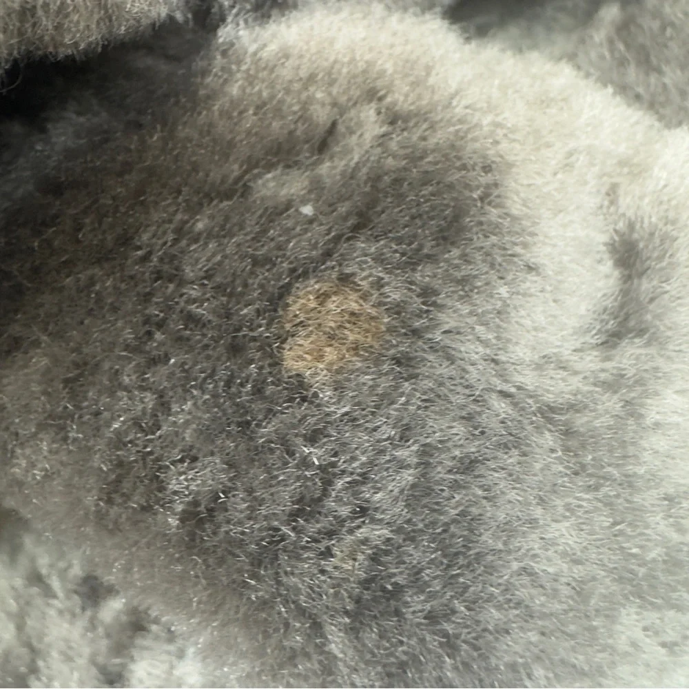 UGG Abela cris-cross grey furry sheepskin fluffy slippers sz 7 EUC - Picture 15 of 16